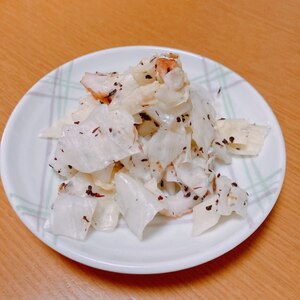 レンジで簡単！キャベツとちくわのゆかりおかか和え